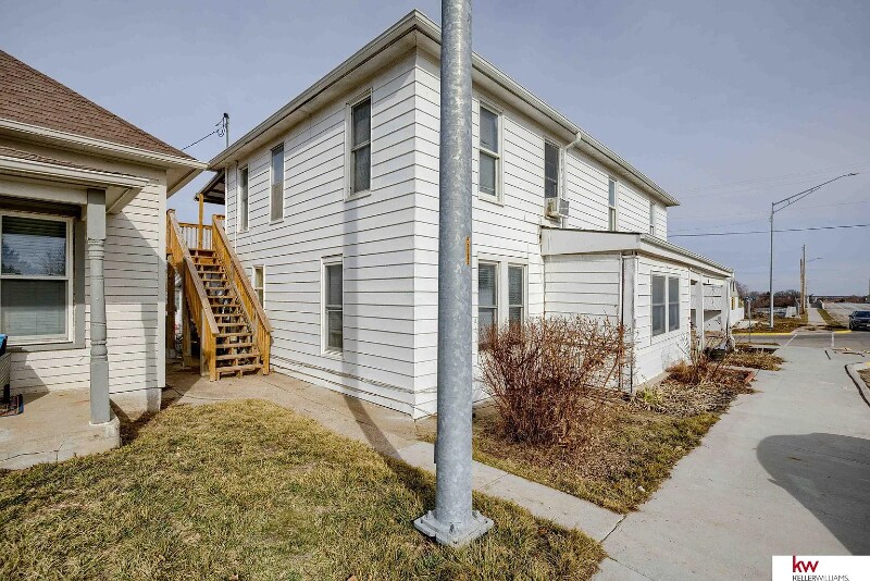 Foto principal - 114 E Main St