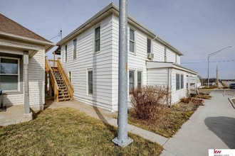 Building Photo - 114 E Main St