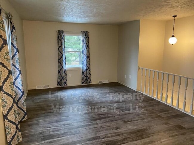 Building Photo - 998 52nd St SE