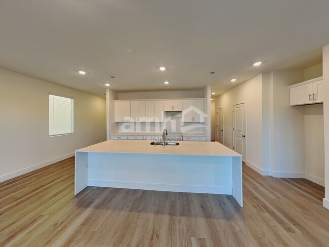 Foto del edificio - 7794 Hickory King Ave