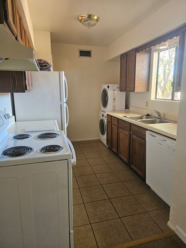 Foto del edificio - 2 Bedroom 1 Bath Appartment with Washer & ...