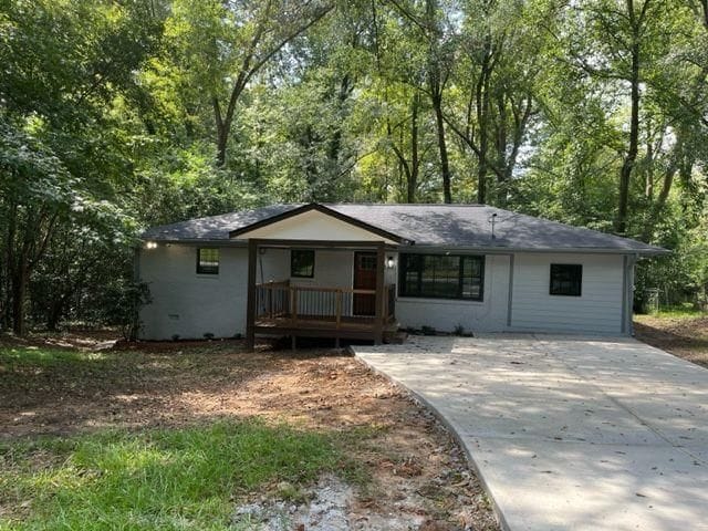 Building Photo - 2953 Meadowview Dr SE