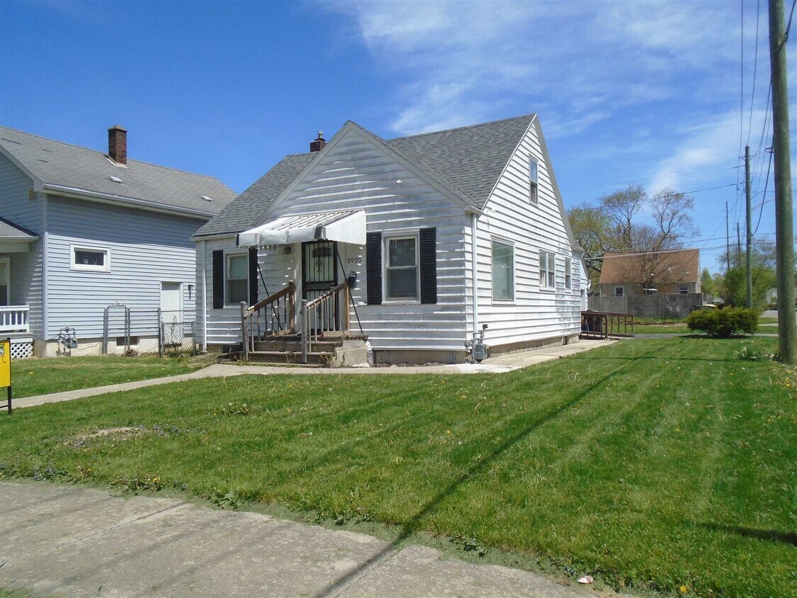 3925 Warsaw St, Fort Wayne, IN 46806 House Rental in Fort Wayne, IN