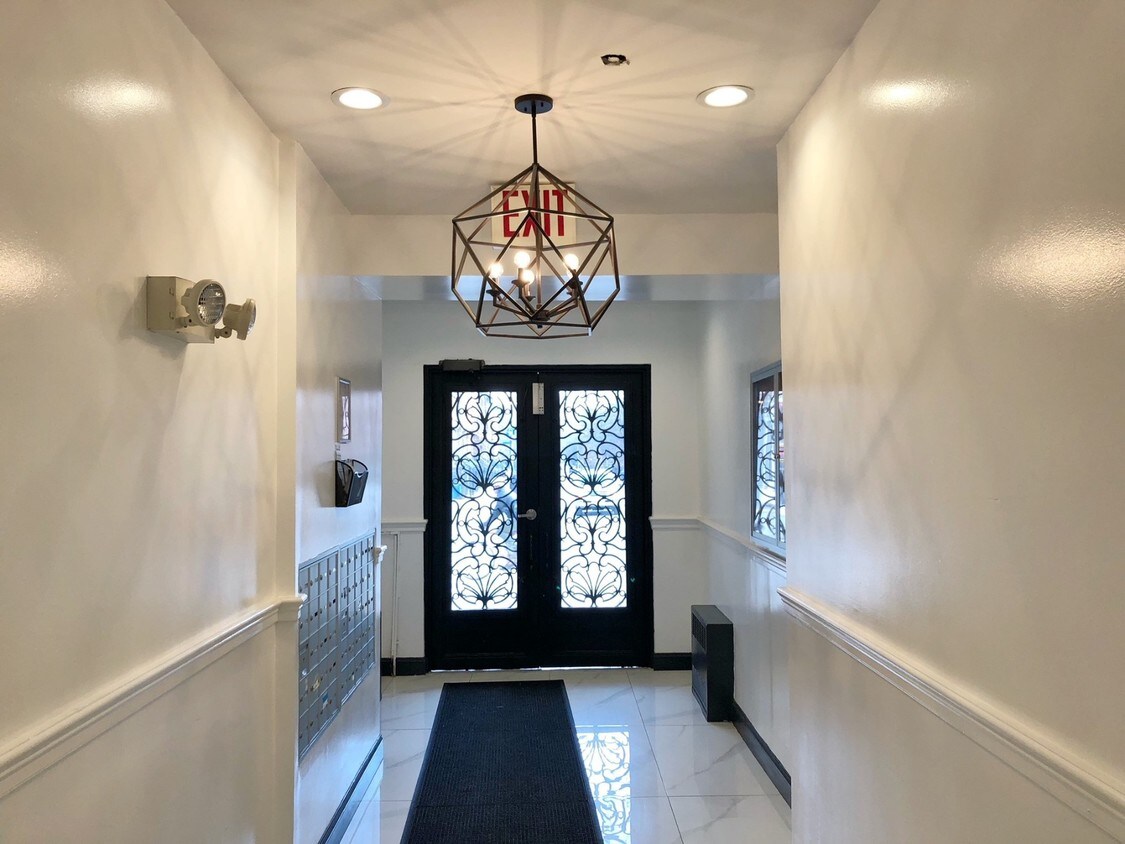 Foto principal - 1240 Bedford Ave