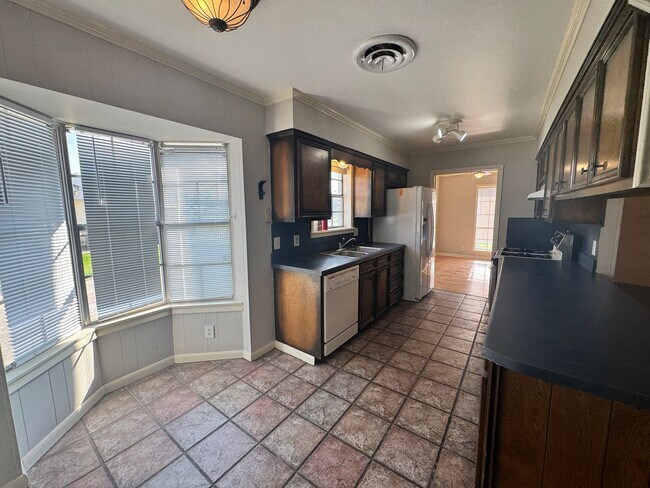 Foto del edificio - Home For Rent In Maplewood