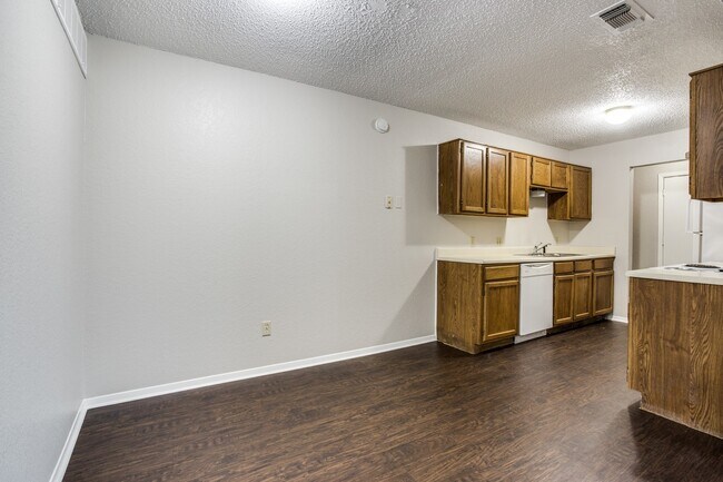 Foto del edificio - Hulen Park Humble Abode Duplex!