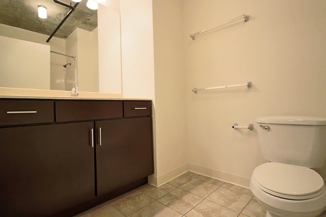 Building Photo - 903 S Clark St