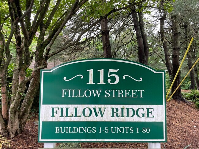 Foto del edificio - 115 Fillow St
