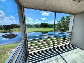Building Photo - 9230 Lagoon Pl