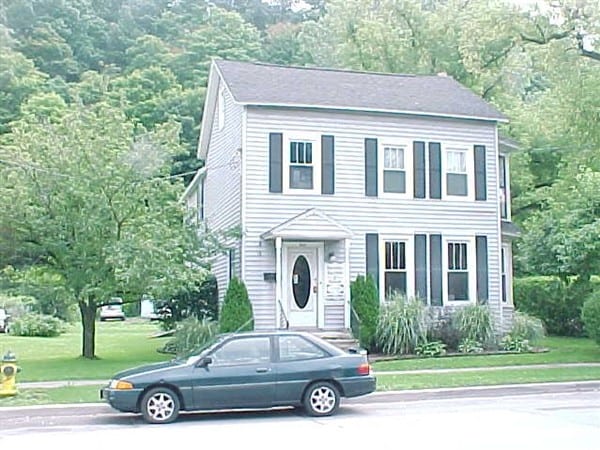 Building Photo - 282 Genesee St