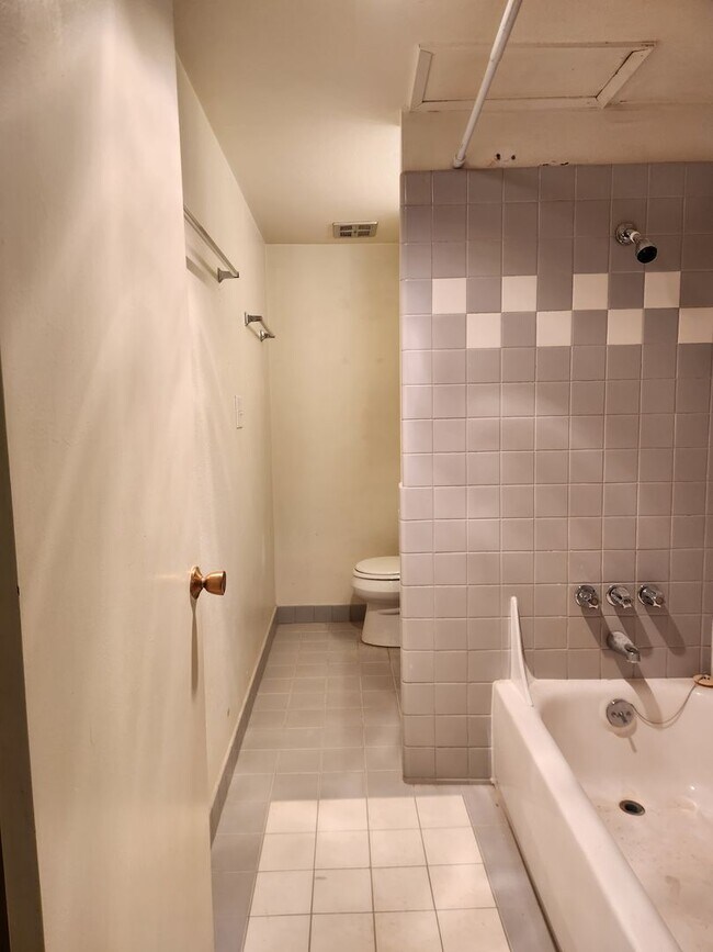 Foto del edificio - 1324 Orleans St