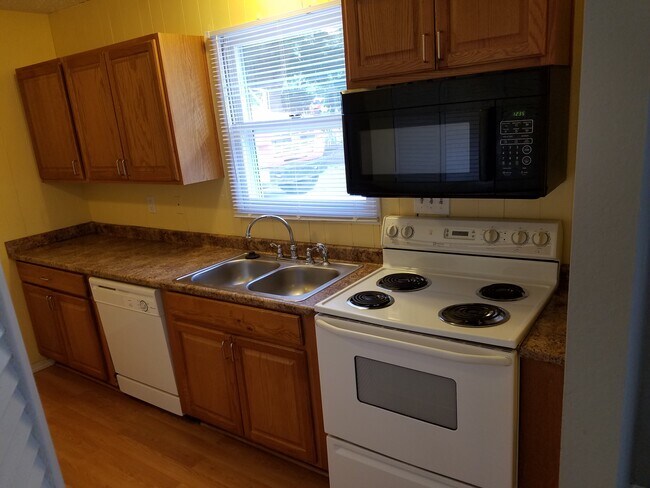 Building Photo - 717 5th Avenue Pl