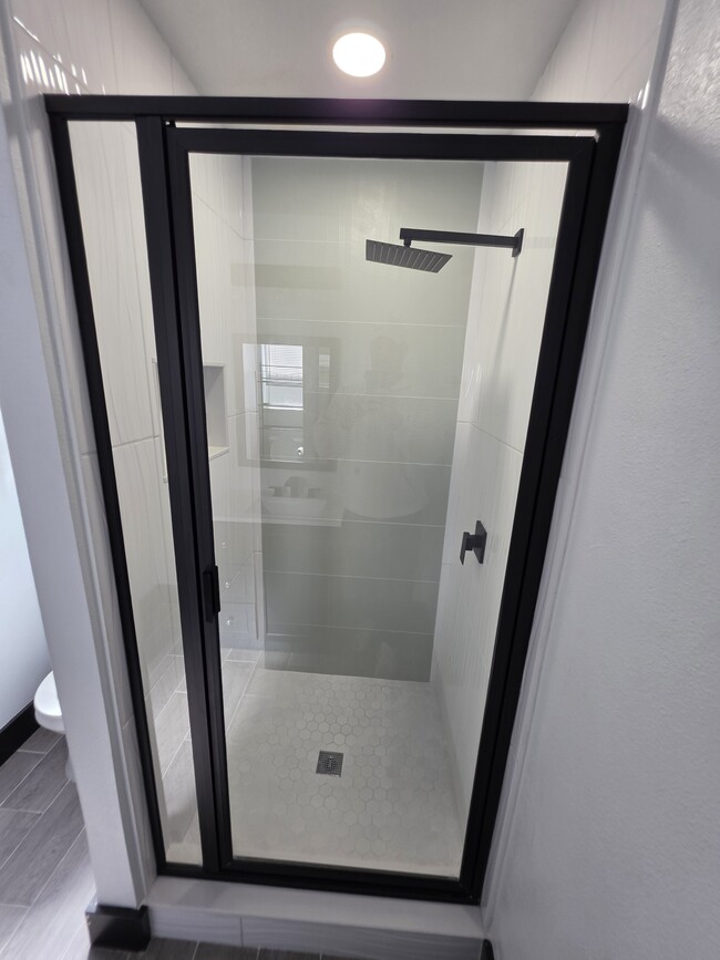 Building Photo - 5626 Andrea St