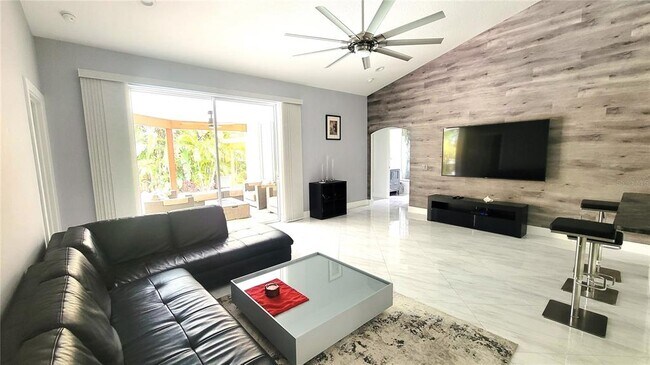 Foto del edificio - 117 Maplewood Ave