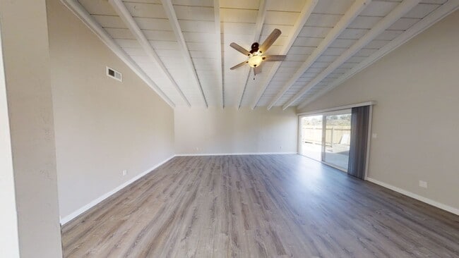 Building Photo - Newly Remodeled 4BD/2BA