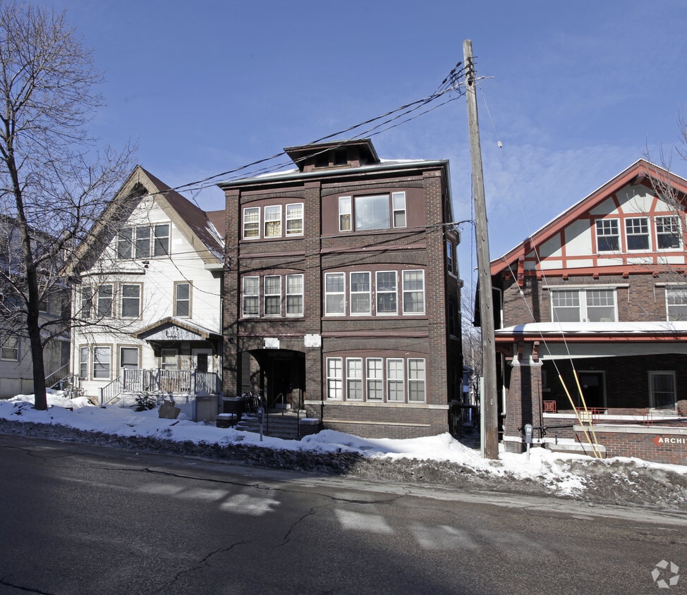 Building Photo - 104 E Dayton St