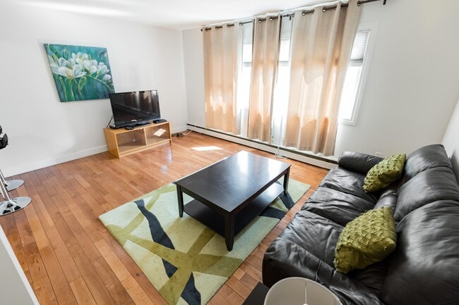 Building Photo - 2163 Hamilton St