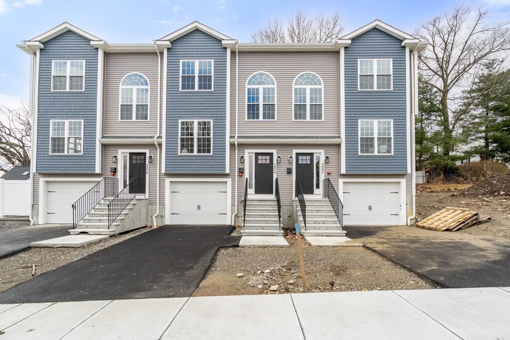 Primary Photo - 200 Dana Ave