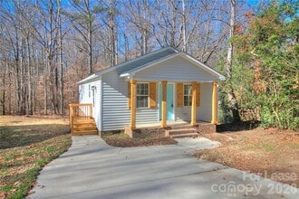 Building Photo - 608 Anne Ave