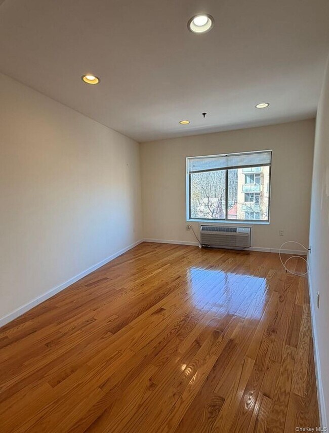 Foto del edificio - 82-65 116th St