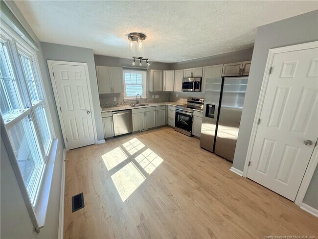 Building Photo - 6439 Applewhite Rd
