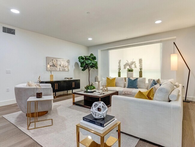 Building Photo - 1330 Federal Ave