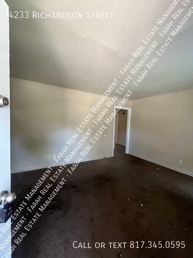 Foto del edificio - 4233 Richardson St