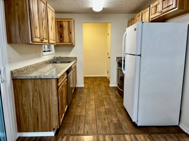 Building Photo - 13373 Clairmont Way