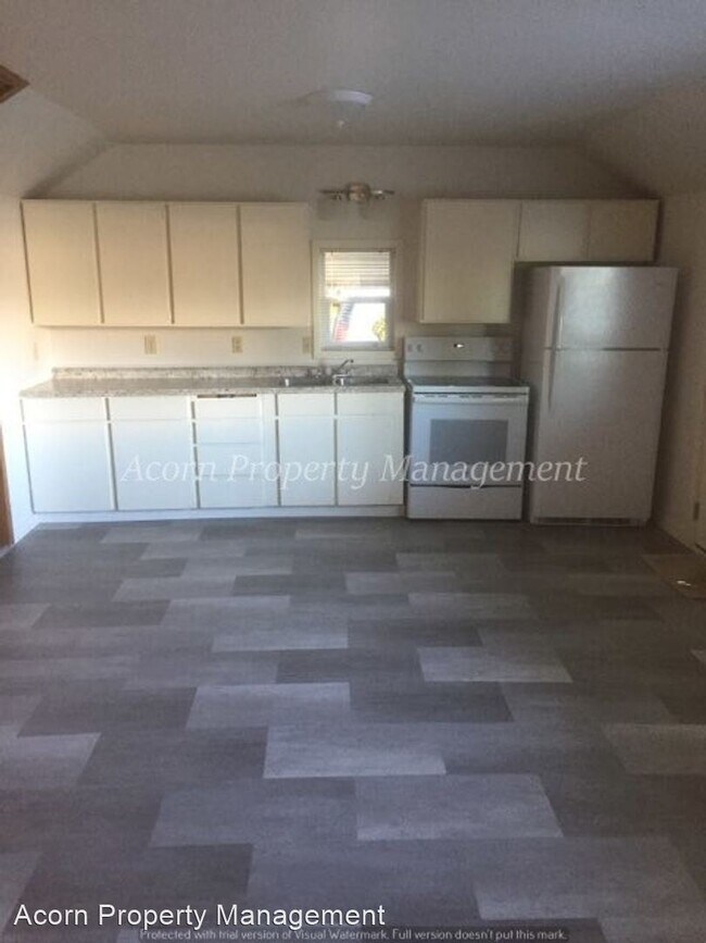 Foto del edificio - 2 br, 1 bath House - 15900 NE Halsey St.