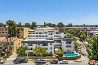 Building Photo - 5974 Buckingham Pkwy