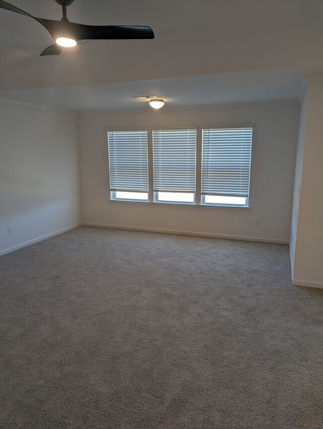 Foto del edificio - Beautiful 3BD/2.5BA Home in the Sought-After Stonebridge Fairways Community / Ready Now