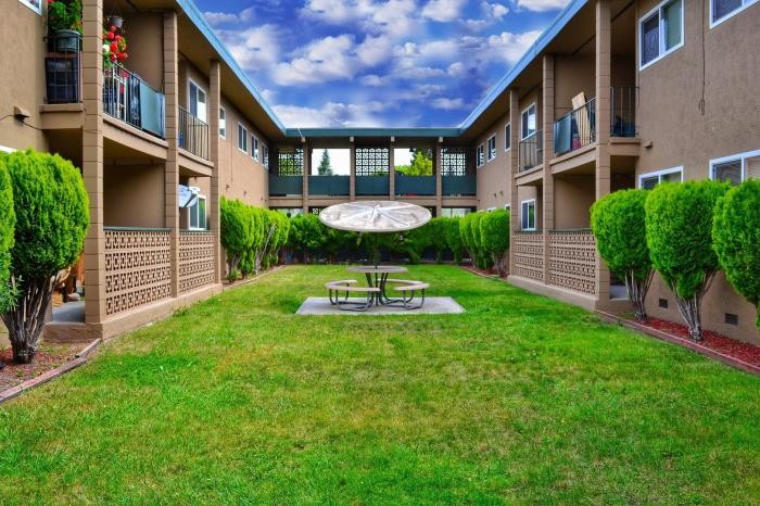 Foto principal - 1 bedroom in Hayward CA 94544