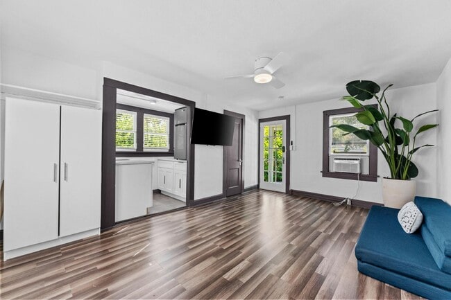 Foto del edificio - 2536 Burlington Ave N