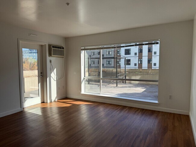 Photo - CLICK "REQUEST A TOUR" NOW! House