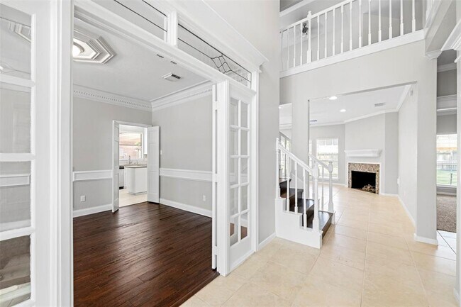 Building Photo - 5811 Laurel Caverns Dr