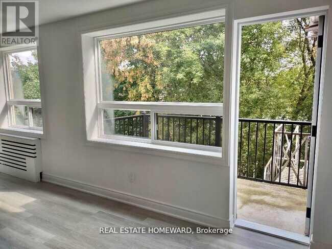 Photo du bâtiment - 419 Woodbine Ave