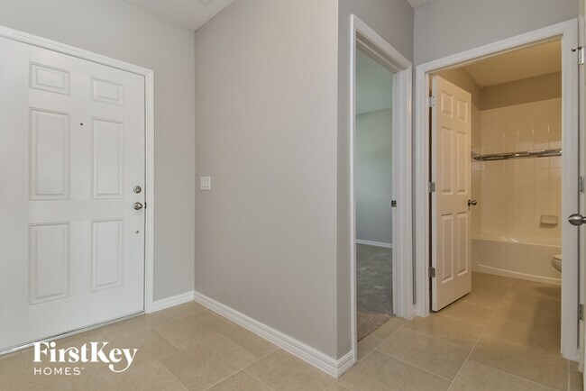 Building Photo - 390 Hamlet Lp
