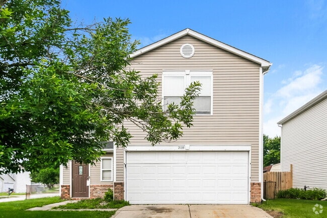 Building Photo - 2110 Dutch Elm Dr