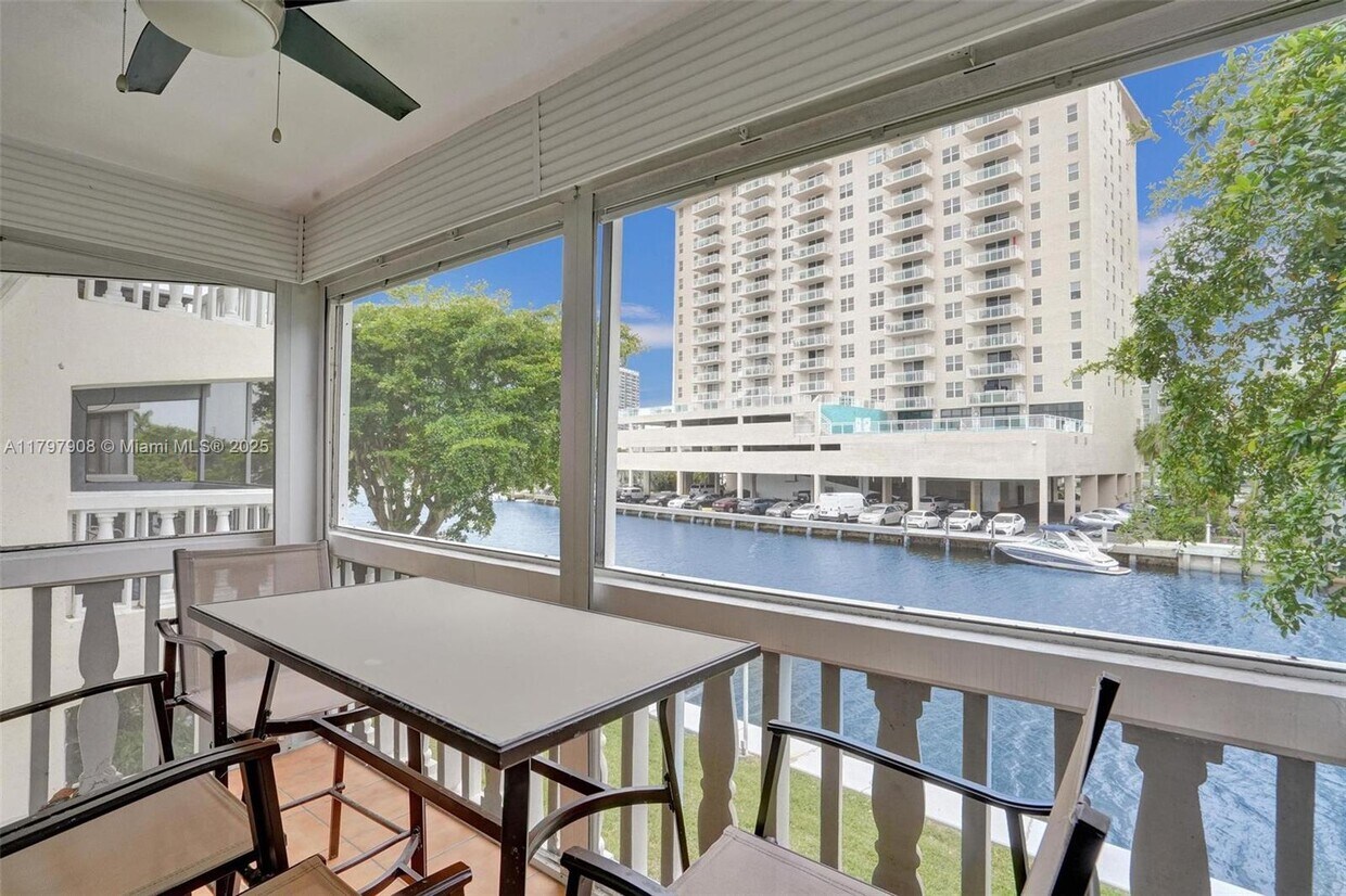 Foto principal - 450 Paradise Isle Blvd