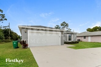 Building Photo - 4522 SW Savona Blvd
