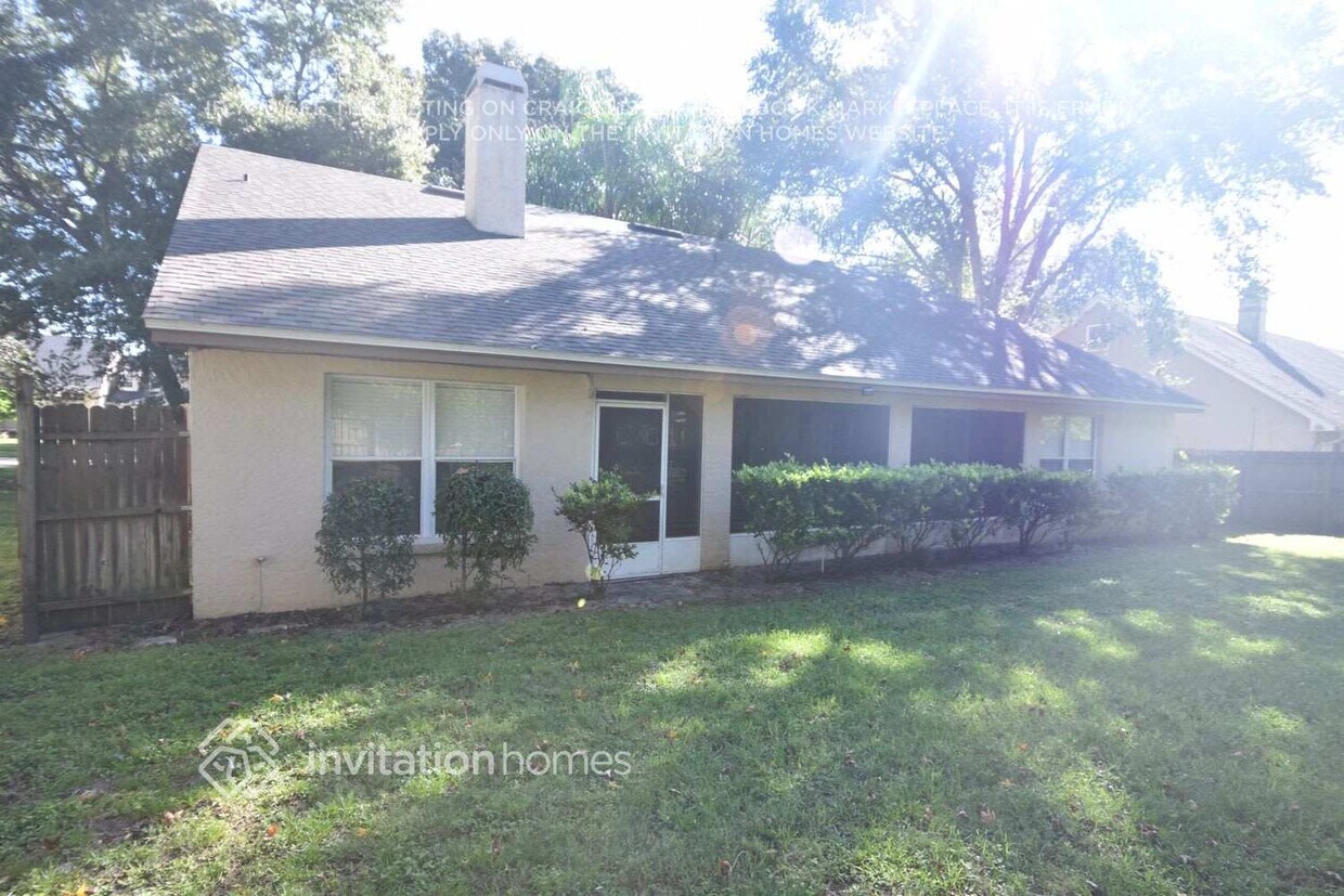 Foto del edificio - 412 Country Wood Cir