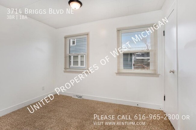 Building Photo - Available Now | 3 Bedroom 1 Bath Single Fa...