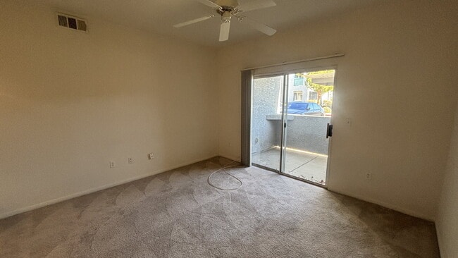 Foto del edificio - First-floor 1-bedroom condo available for immediate move-in.