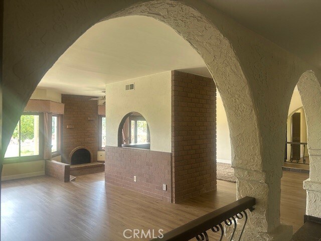 Foto del edificio - 14676 Deervale Pl