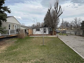 Building Photo - 307 First Ave E