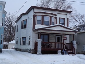 Building Photo - 712 W Lincoln Ave