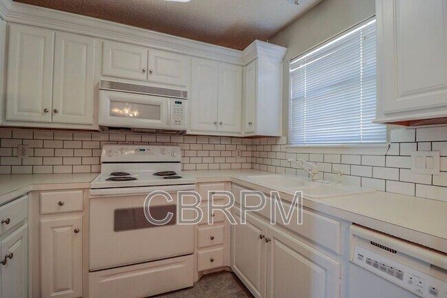 Foto del edificio - 6716 4th St