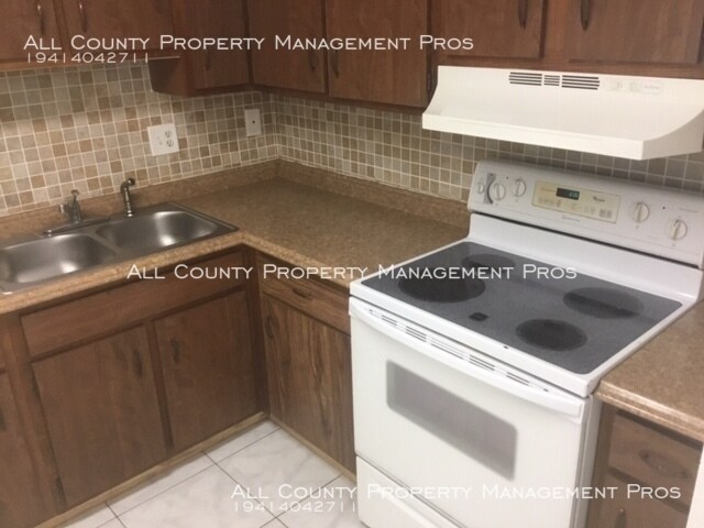 Foto del edificio - 4150 Bee Ridge Rd