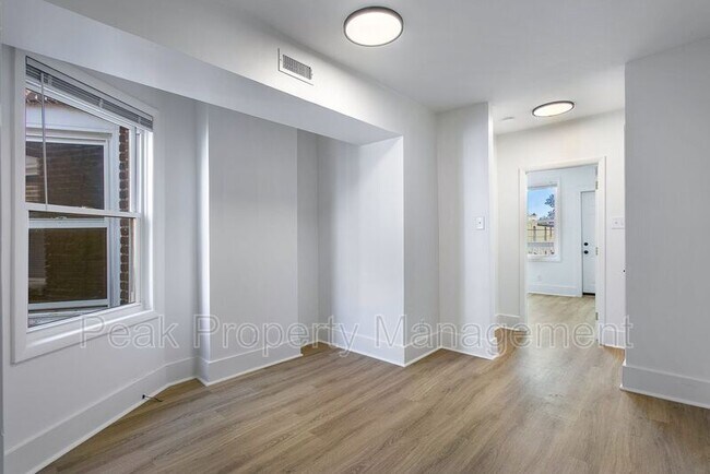 Building Photo - 606 N 32nd St