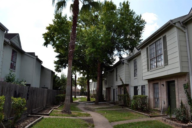 Building Photo - 8705 Village of Fondren Dr